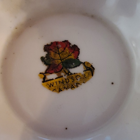 ANTIQUE WINDSOR  FLORAL ASHTRAY - Picture 2 of 6